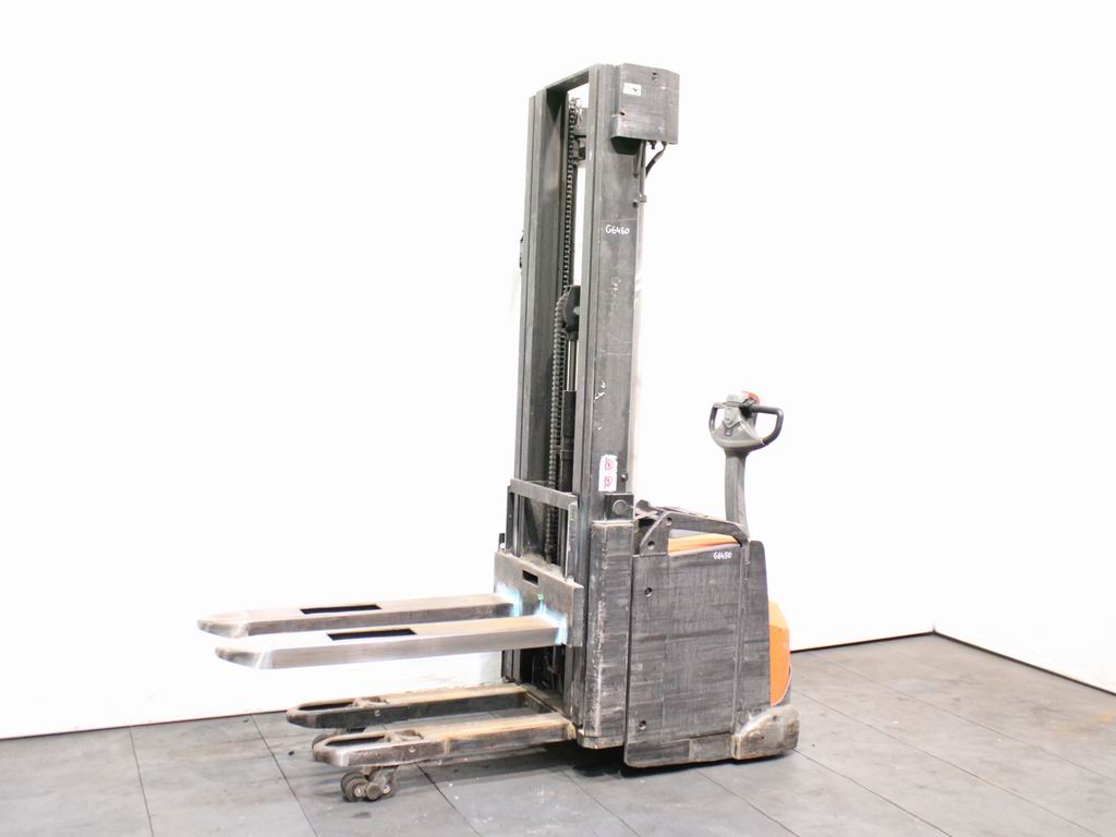 Toyota SWE 160 L Hochhubwagen www.richter-gabelstapler.de