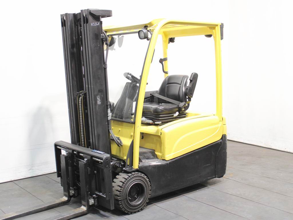 Hyster J 1.8 XNT LWB Elektro 3 Rad-Stapler www.richter-gabelstapler.de