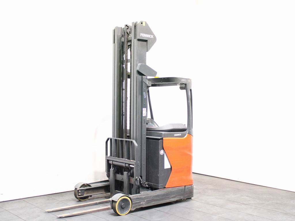 Linde R 14-01  1120 Schubmaststapler www.richter-gabelstapler.de