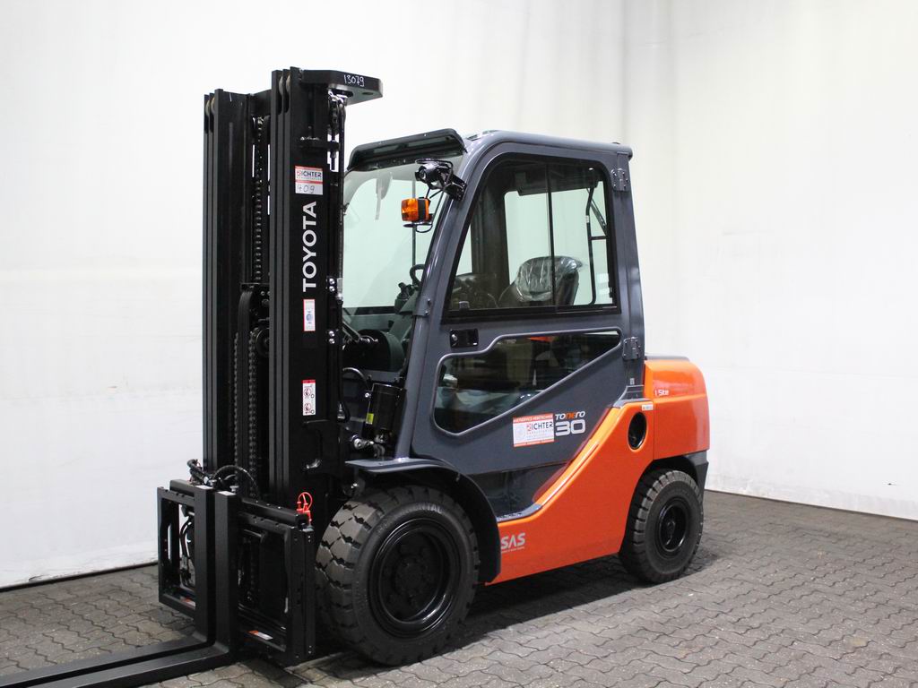 Toyota 02-8 FDF 30 Dieselstapler www.richter-gabelstapler.de