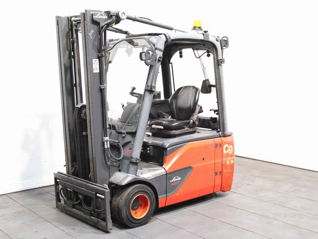 Linde E 20 L-02 386 Elektro 3 Rad-Stapler www.richter-gabelstapler.de Linde E 20 L-02 386 Elektro 3 Rad-Stapler www.richter-gabelstapler.de