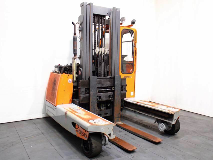 Hubtex DQ 45 D Chariot latral quadri-directionnel www.richter-gabelstapler.de