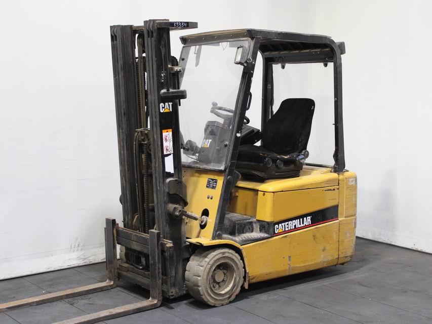 Caterpillar EP 20 KT Elektro 3 Rad-Stapler www.richter-gabelstapler.de