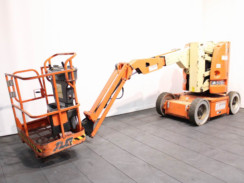 JLG E 300 AJ Gelenkteleskopbhne www.richter-gabelstapler.de