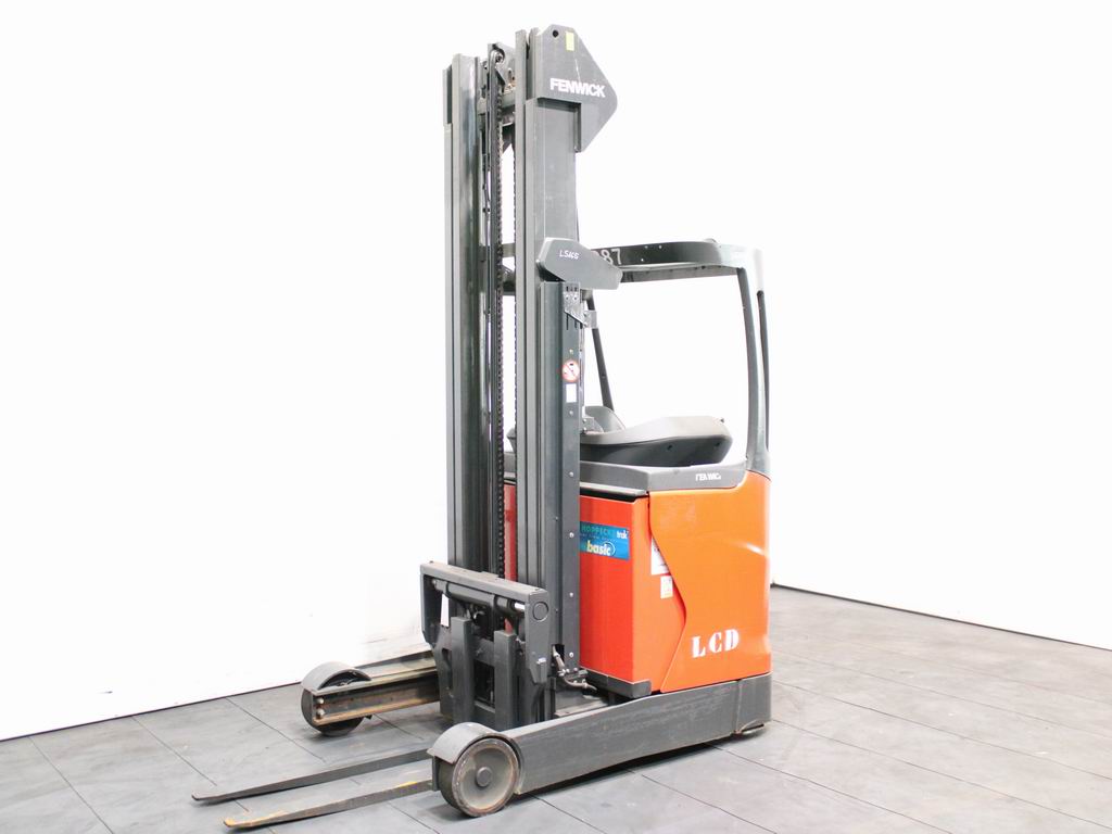 Linde R 14-01  1120 Schubmaststapler www.richter-gabelstapler.de