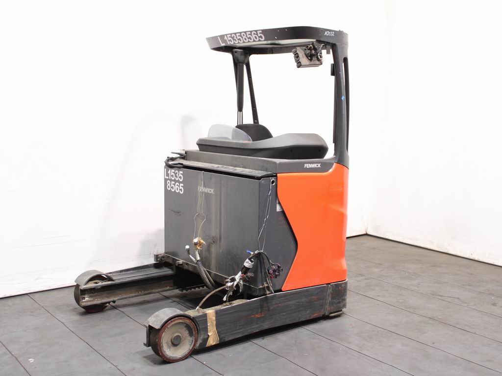 Linde R 14-01  1120 Schubmaststapler www.richter-gabelstapler.de