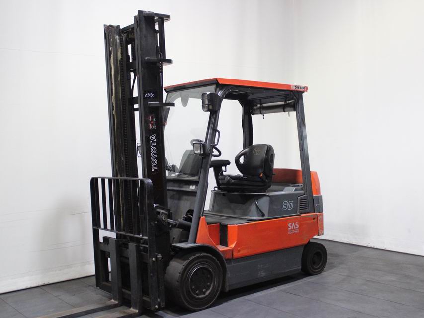 Toyota 7 FBMF 30 Electric 4-wheel forklift www.richter-gabelstapler.de