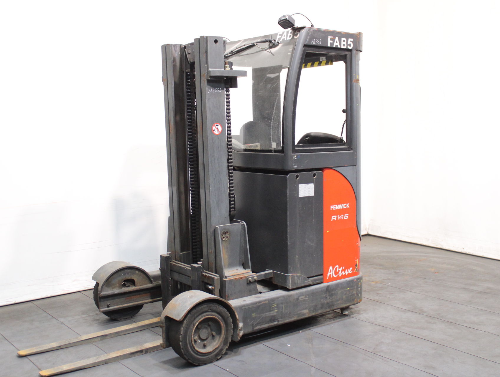 Linde R 14 G-12  115 Schubmaststapler www.richter-gabelstapler.de