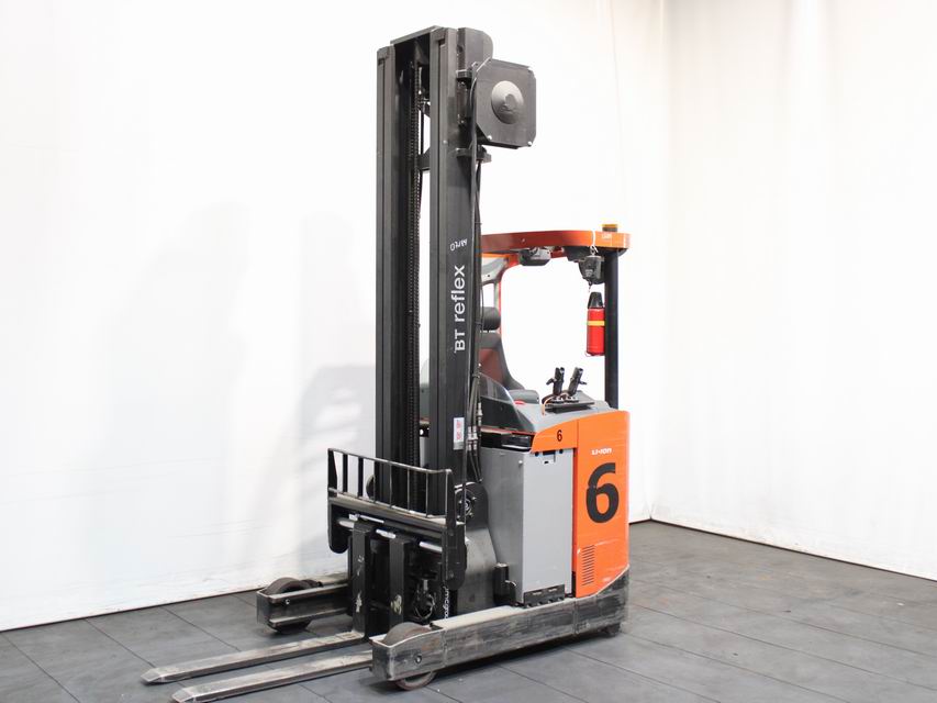 BT RRE 160 Schubmaststapler www.richter-gabelstapler.de