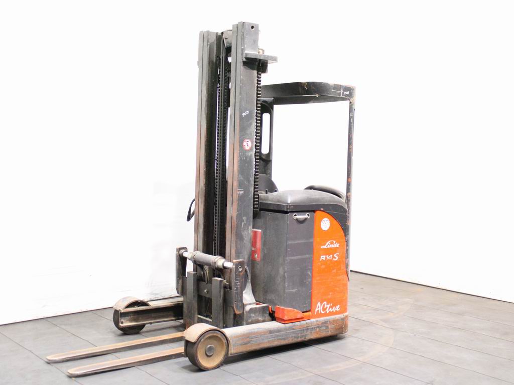 Linde R 14 S  115 Schubmaststapler www.richter-gabelstapler.de