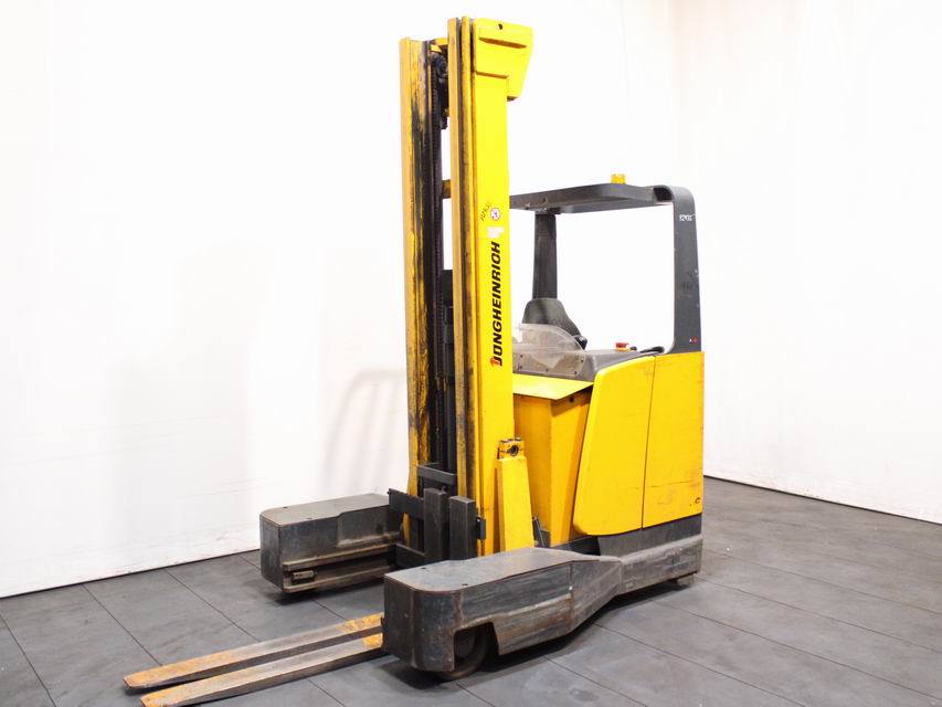 Richter forklifts: 500 used forklifts in stock  Diesel forklifts, gas  forklifts, electric forklifts, warehouse technology, container forklifts,  telehandlers, sideloaders, terminal tractors, tractors, reach trucks