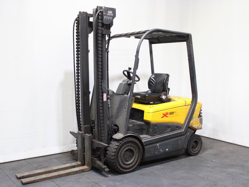 OM XE 25 ac Electric 4-wheel forklift www.richter-gabelstapler.de