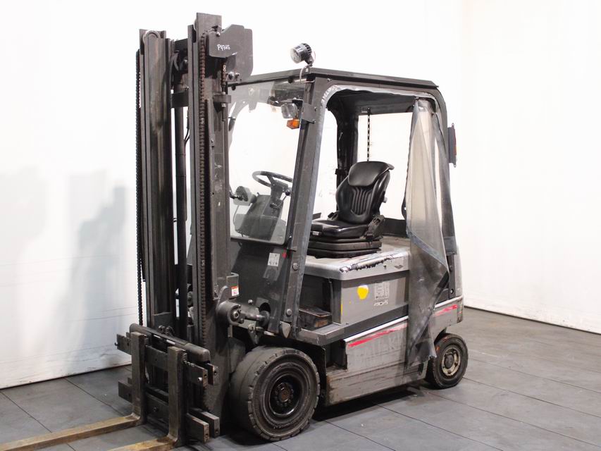 Nissan Q 02 L 25 CU Electric 4-wheel forklift www.richter-gabelstapler.de