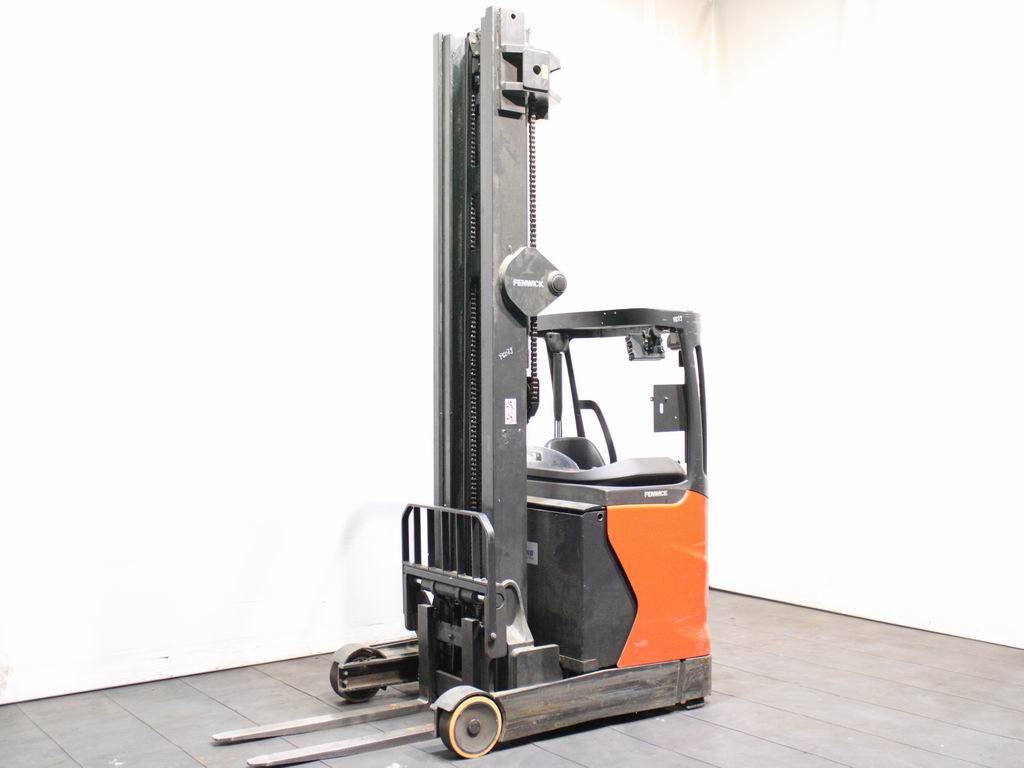 Linde R 14 HD-01  1120 Schubmaststapler www.richter-gabelstapler.de