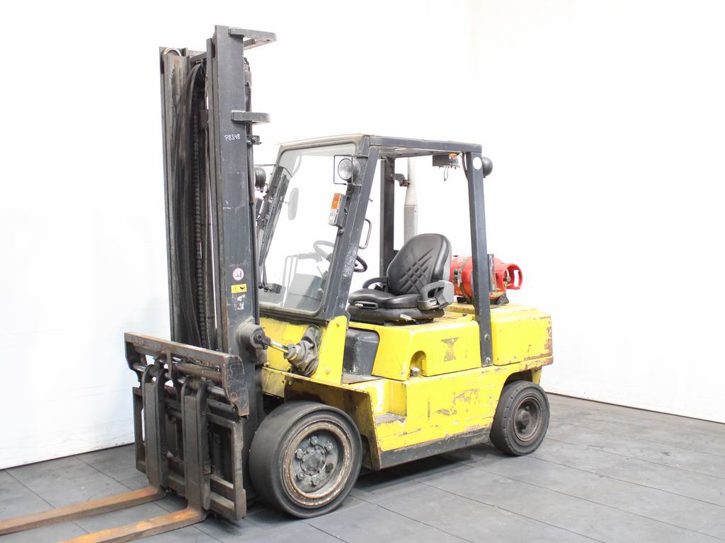 Nissan UGJ 02 A 30 U Treibgasstapler www.richter-gabelstapler.de
