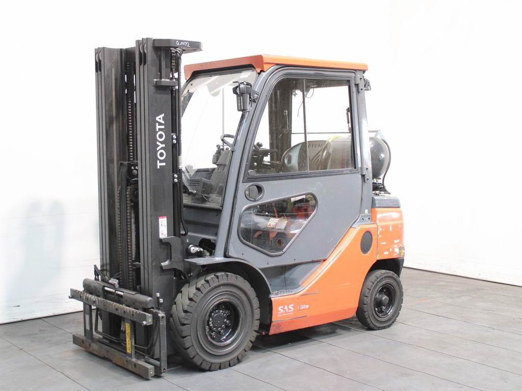 Toyota 02-8 FGF 25 Treibgasstapler www.richter-gabelstapler.de