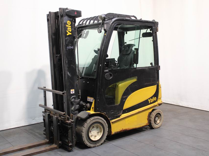 Yale ERP 22 VL  E2395 Electric 4-wheel forklift www.richter-gabelstapler.de