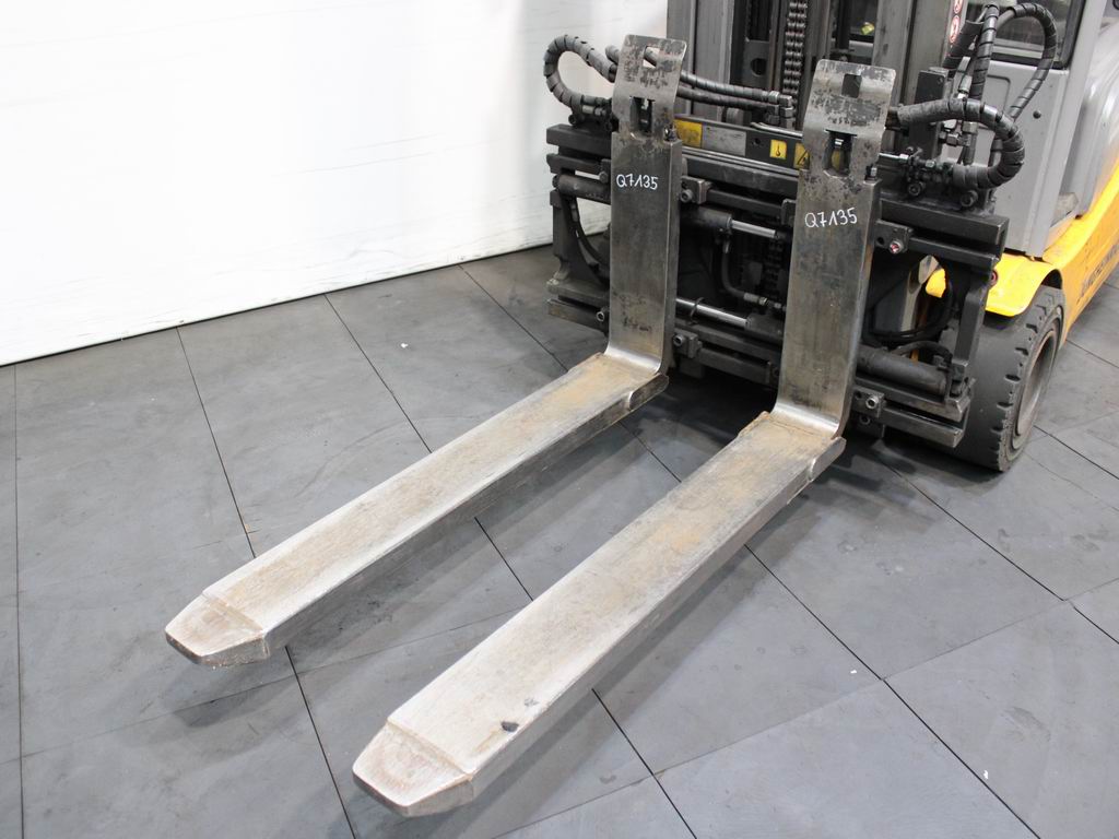 Kaup 2,5 T 180 CT Zubehr www.richter-gabelstapler.de