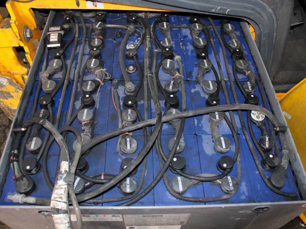 Jungheinrich EFG 218 GE115-450DZ Elektro 3 Rad-Stapler www.richter-gabelstapler.de Jungheinrich EFG 218 GE115-450DZ Elektro 3 Rad-Stapler www.richter-gabelstapler.de