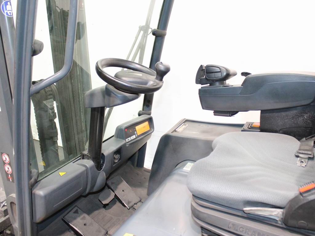 Jungheinrich EFG 218 GE115-450DZ Elektro 3 Rad-Stapler www.richter-gabelstapler.de Jungheinrich EFG 218 GE115-450DZ Elektro 3 Rad-Stapler www.richter-gabelstapler.de