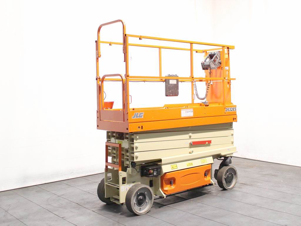 JLG 2632 ES Scherenarbeitsb�hne www.richter-gabelstapler.de