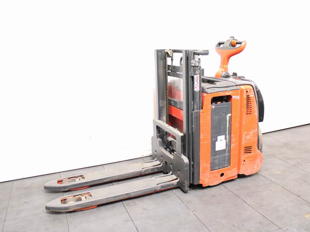 Linde D 14 AP  133 Apilador el�ctrico www.richter-gabelstapler.de