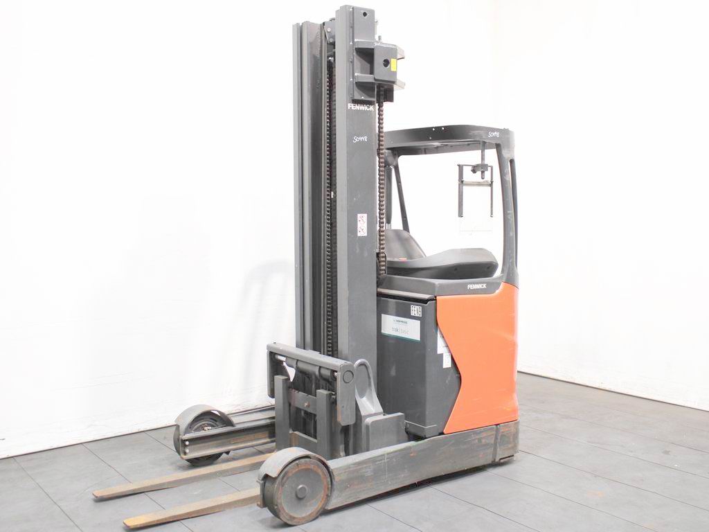 Linde R 20-01  1120 Schubmaststapler www.richter-gabelstapler.de