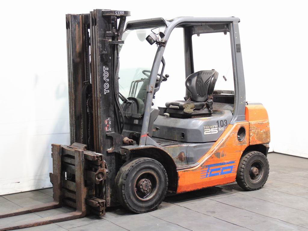Toyota 02-8 FDF 25 Dieselstapler www.richter-gabelstapler.de