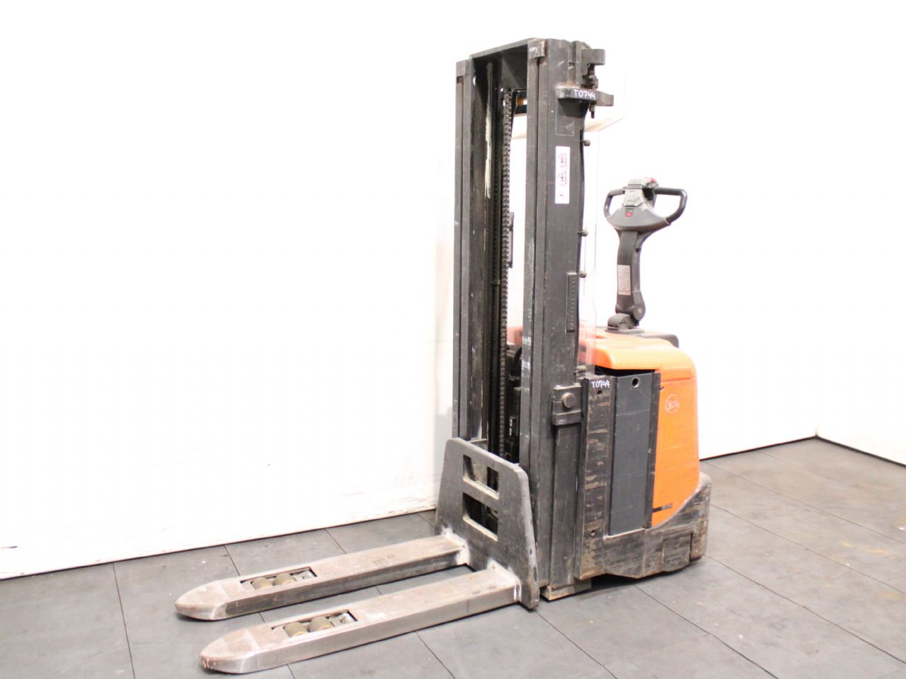 Toyota SPE 160 L Hochhubwagen www.richter-gabelstapler.de