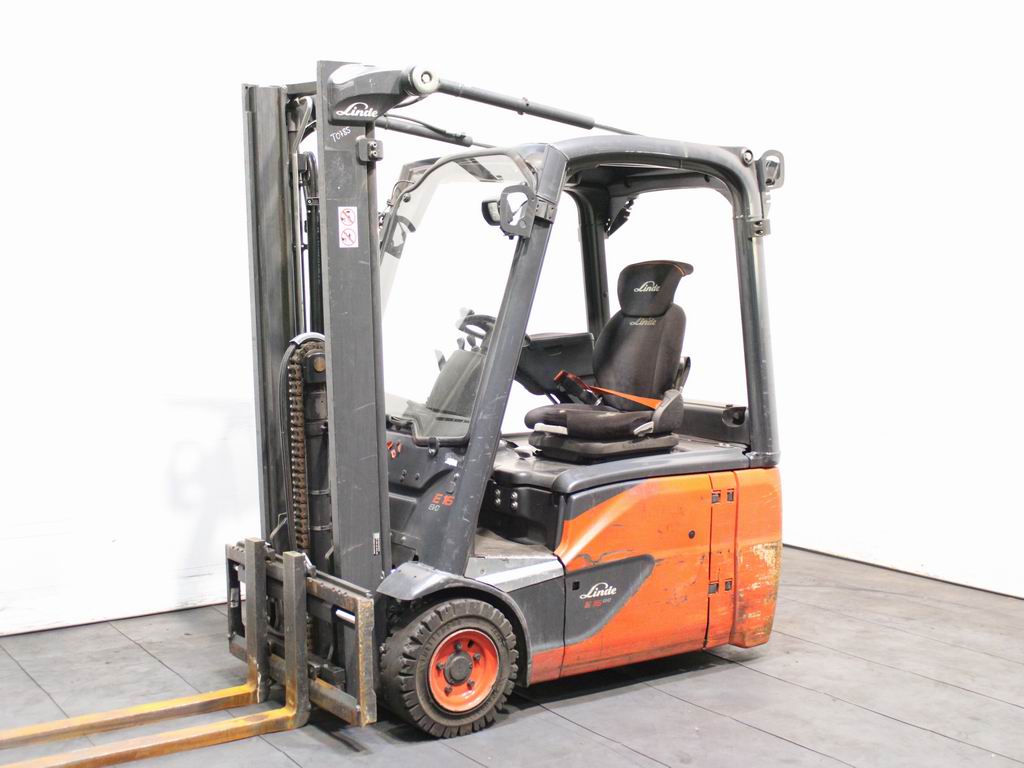 Linde E 16-02 386 Elektro 3 Rad-Stapler www.richter-gabelstapler.de Linde E 16-02 386 Elektro 3 Rad-Stapler www.richter-gabelstapler.de
