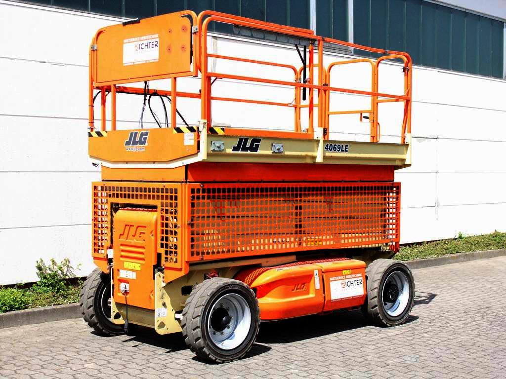 JLG 4069 LE Scherenarbeitsb�hne www.richter-gabelstapler.de