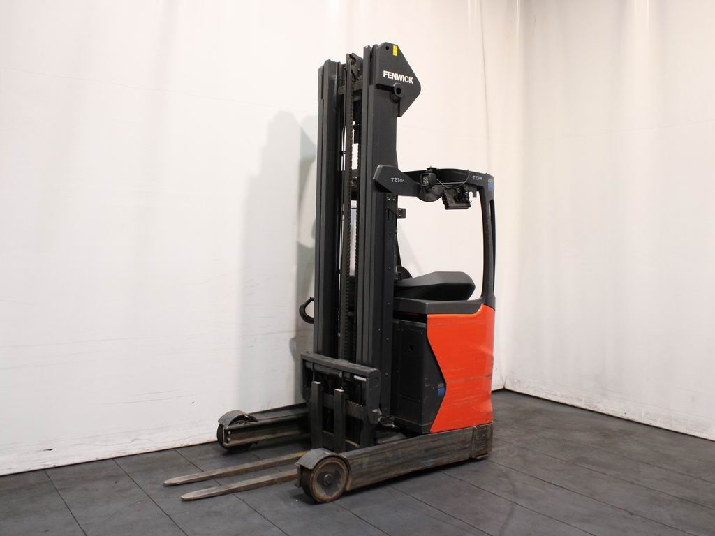 Linde R 14-01  1120 Schubmaststapler www.richter-gabelstapler.de