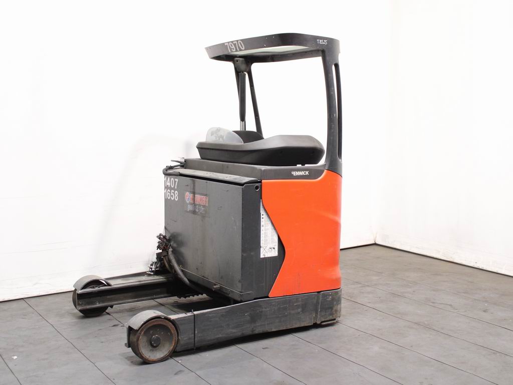 Linde R 14-01  1120 Schubmaststapler www.richter-gabelstapler.de
