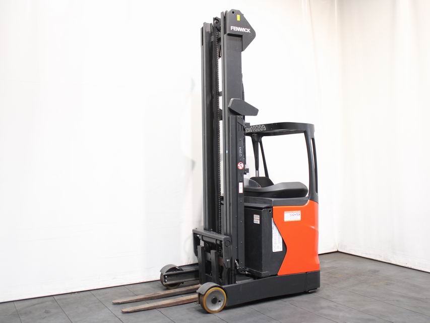 Linde R 14-01  1120 Schubmaststapler www.richter-gabelstapler.de