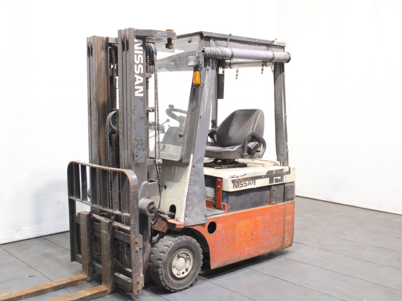 Nissan N 01 L 15 U El�ctrica de 3 ruedas www.richter-gabelstapler.de