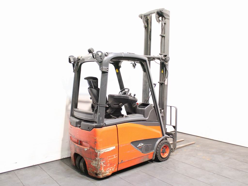 Linde E 16 H-02 386 Elektro 3 Rad-Stapler www.richter-gabelstapler.de Linde E 16 H-02 386 Elektro 3 Rad-Stapler www.richter-gabelstapler.de