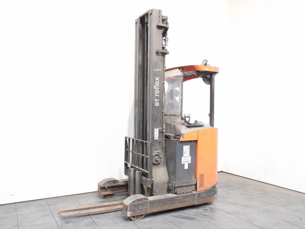 BT RRE 140 Schubmaststapler www.richter-gabelstapler.de