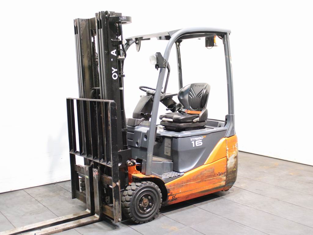 Toyota 8 FBEK 16 T Elektro 3 Rad-Stapler www.richter-gabelstapler.de