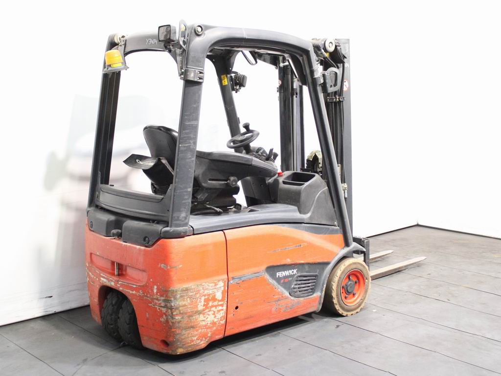 Linde E 16-02 386 Elektro 3 Rad-Stapler www.richter-gabelstapler.de Linde E 16-02 386 Elektro 3 Rad-Stapler www.richter-gabelstapler.de