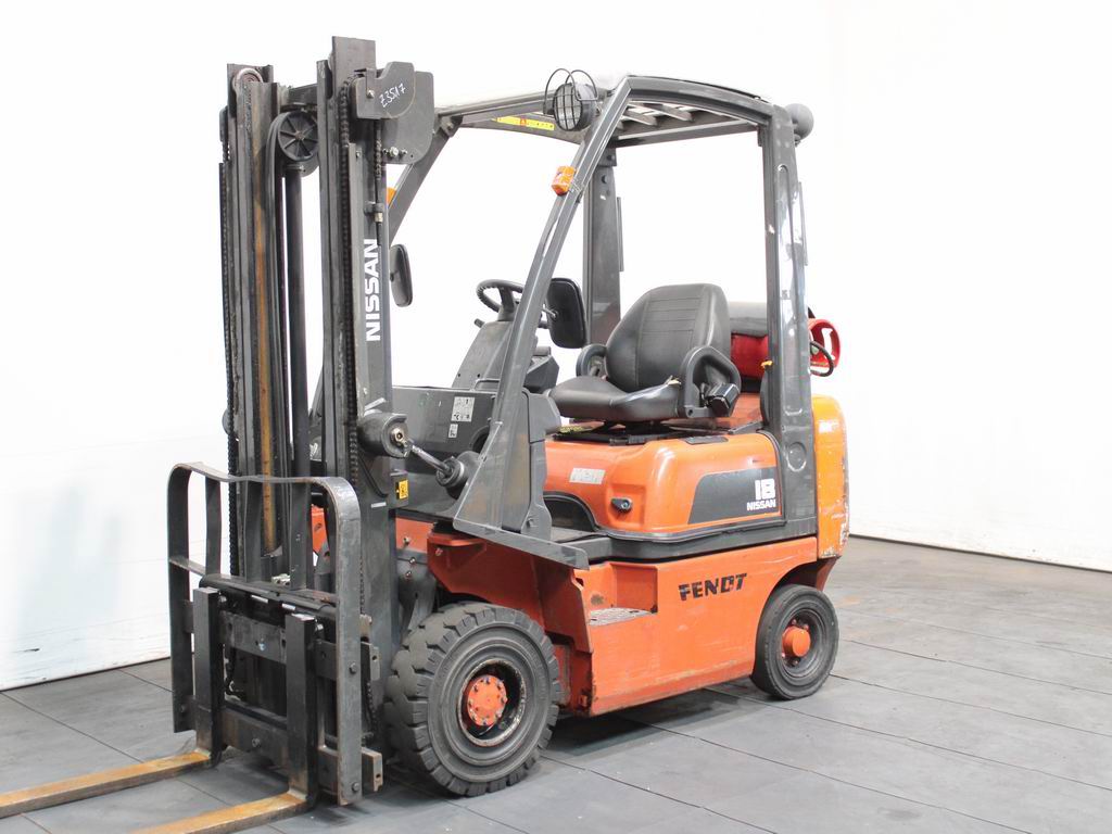 Nissan PD 01 A 18 PQ Treibgasstapler www.richter-gabelstapler.de
