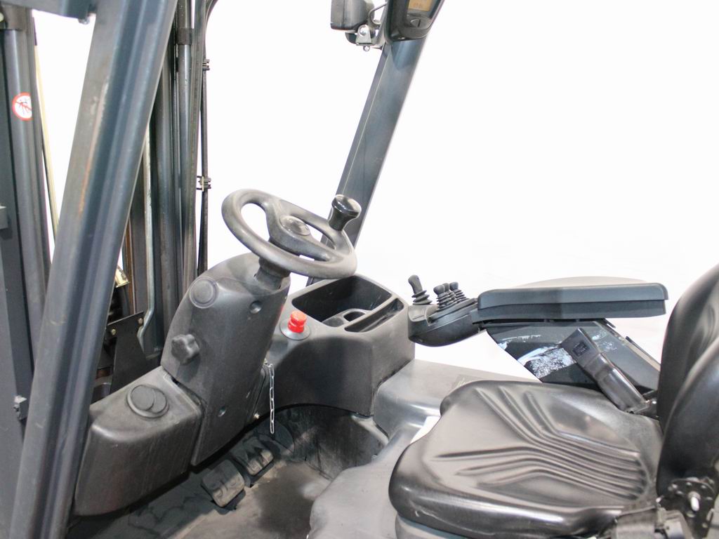 Linde E 16 H-01 386 Elektro 3 Rad-Stapler www.richter-gabelstapler.de Linde E 16 H-01 386 Elektro 3 Rad-Stapler www.richter-gabelstapler.de