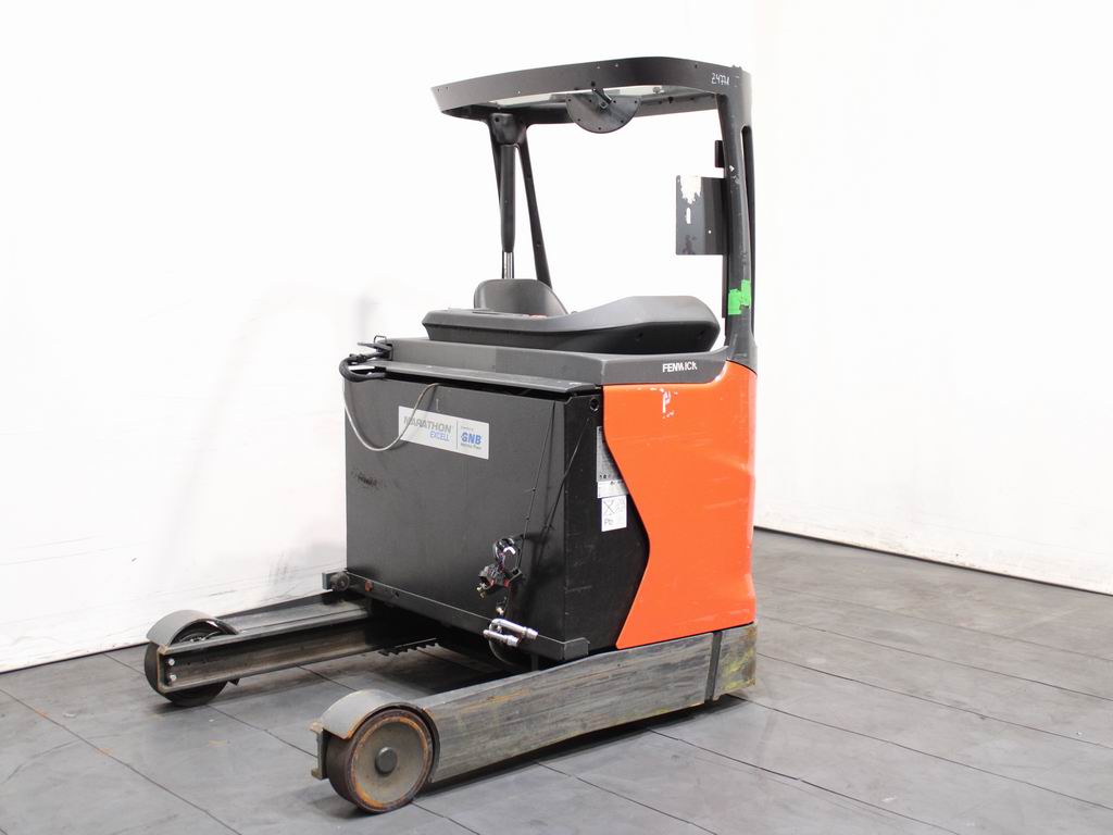 Linde R 14 HD-01  1120 Schubmaststapler www.richter-gabelstapler.de