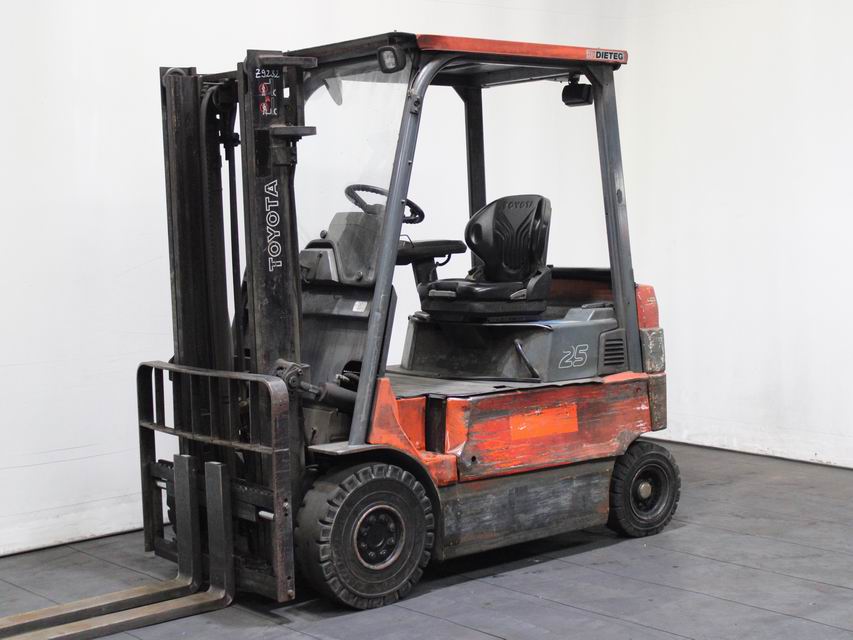 Toyota 7 FBMF 25 Electric 4-wheel forklift www.richter-gabelstapler.de