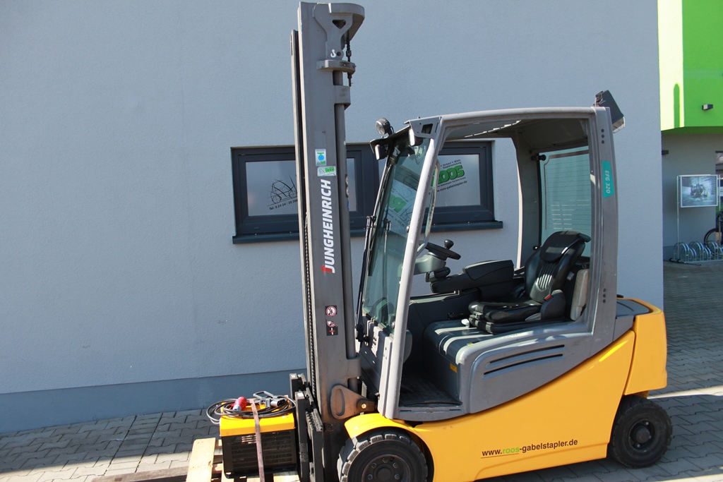 Jungheinrich EFG320 Elektro 4 Rad-Stapler www.roos-gabelstapler.de