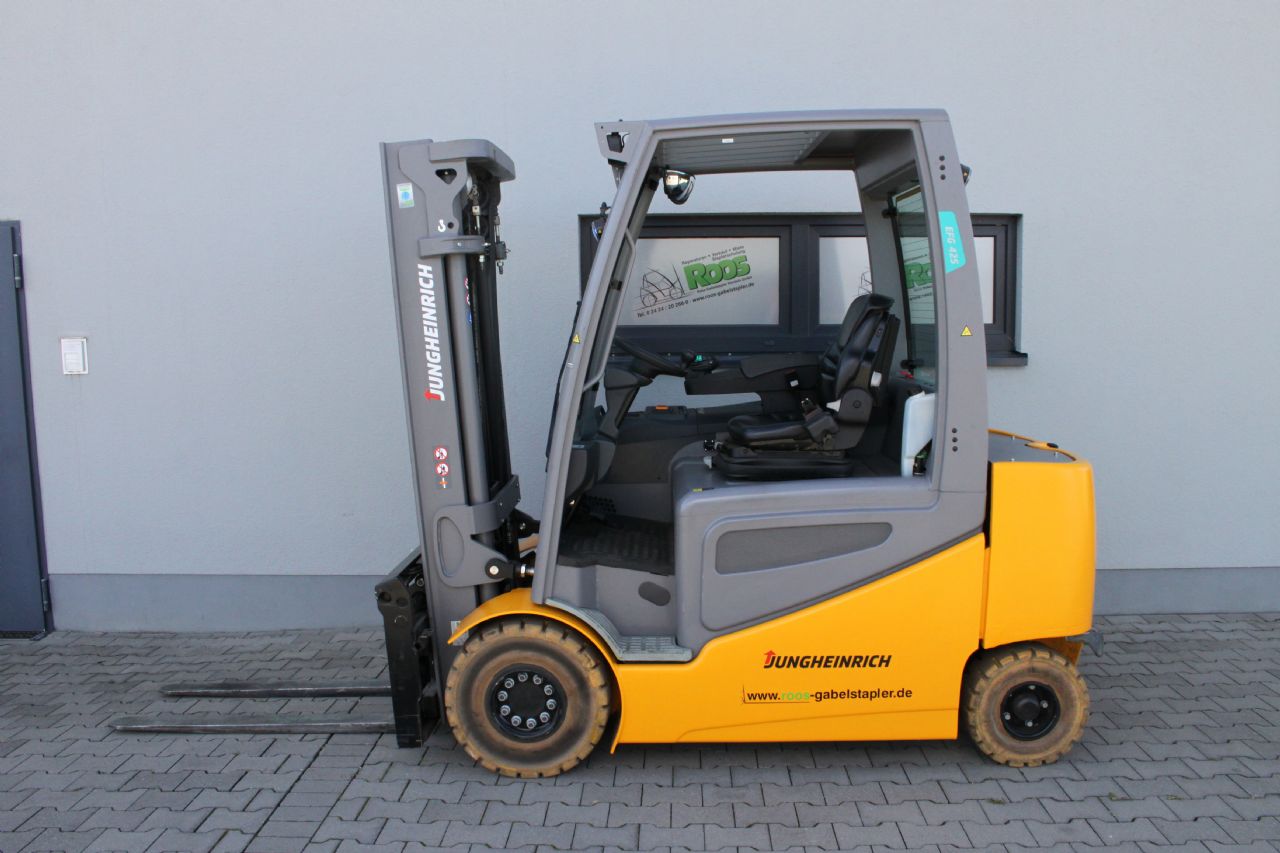 Jungheinrich EFG 425 G 115 470 DZ Elektro 4 Rad-Stapler www.roos-gabelstapler.de Jungheinrich EFG 425 G 115 470 DZ Elektro 4 Rad-Stapler www.roos-gabelstapler.de