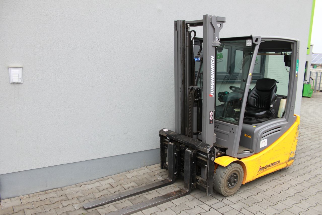 Jungheinrich EFG 216 GE 120 330ZZ Elektro 3 Rad-Stapler www.roos-gabelstapler.de
