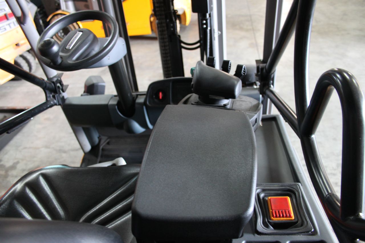 Jungheinrich EFG 220 G 115 330ZZ Elektro 3 Rad-Stapler www.roos-gabelstapler.de Jungheinrich EFG 220 G 115 330ZZ Elektro 3 Rad-Stapler www.roos-gabelstapler.de