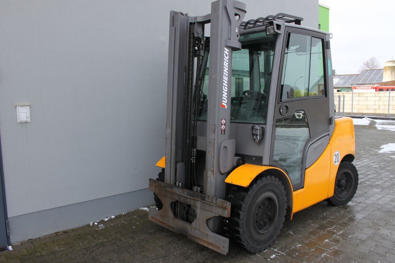 Jungheinrich TFG 550s G180-350ZT Treibgasstapler www.roos-gabelstapler.de Jungheinrich TFG 550s G180-350ZT Treibgasstapler www.roos-gabelstapler.de