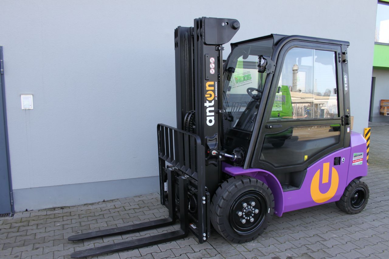 AntOn CBH 3.0 Elektro 4 Rad-Stapler www.roos-gabelstapler.de