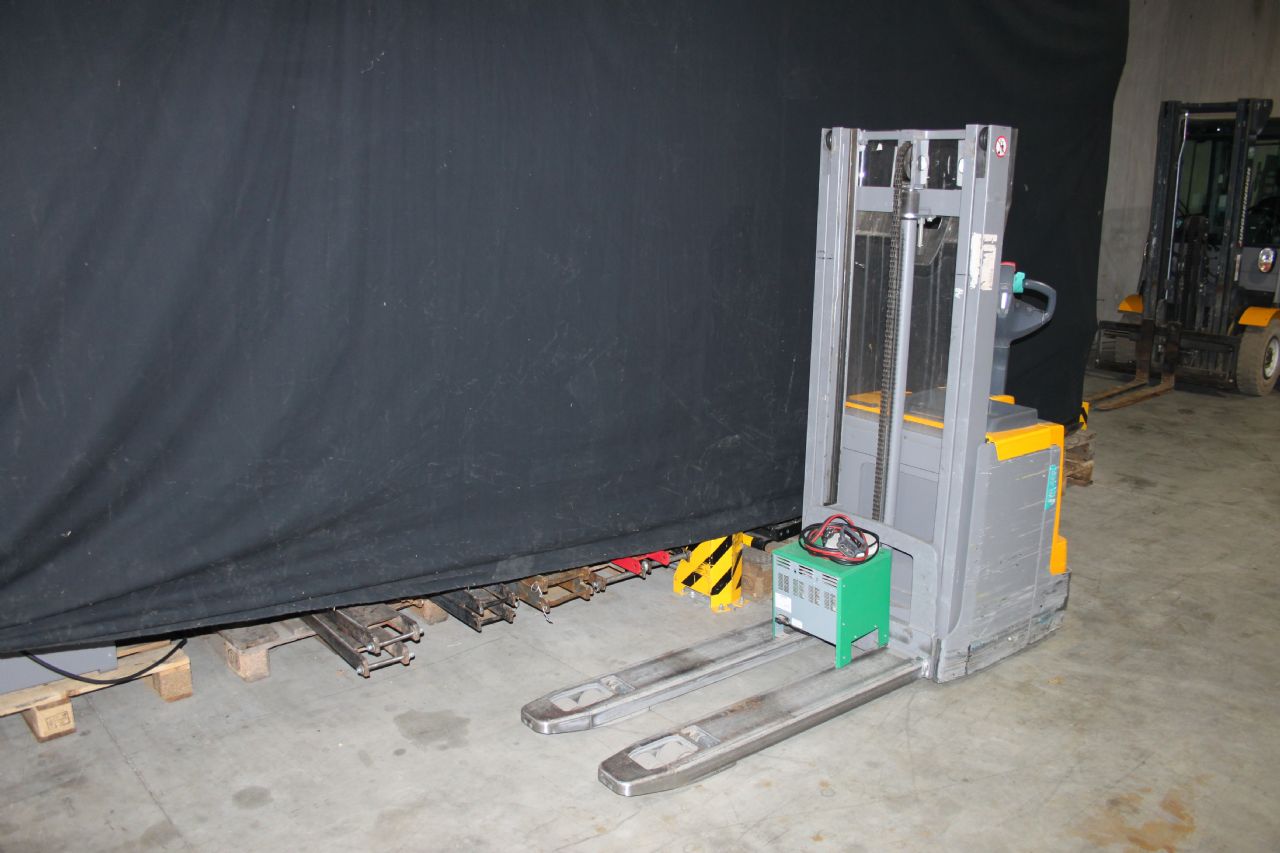 Jungheinrich EJD 220 119 256ZT Hochhubwagen www.roos-gabelstapler.de